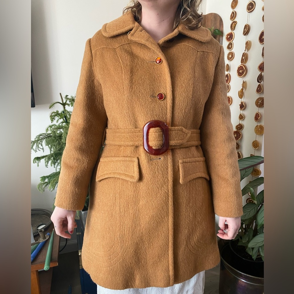 Vintage camel coat with amber buttons and belt